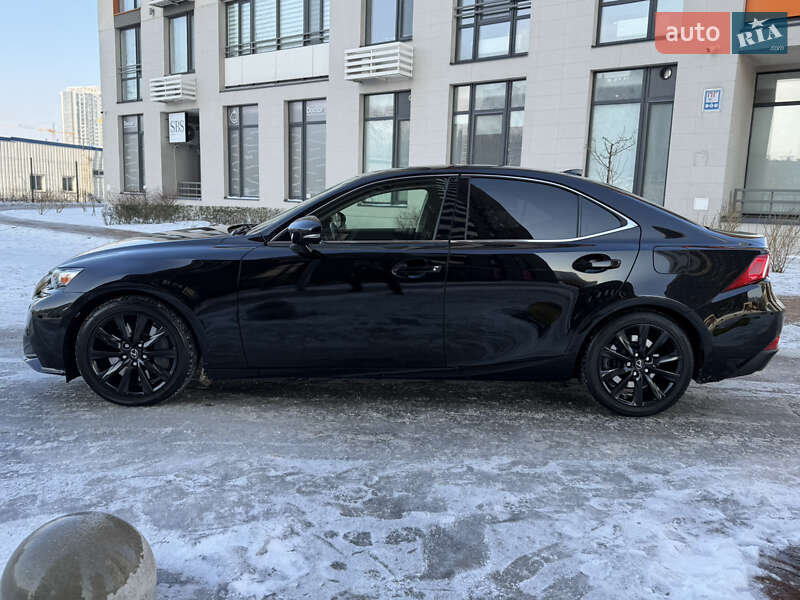 Седан Lexus IS 2015 в Киеве фото 4 Седан Lexus IS 2015 в Киеве