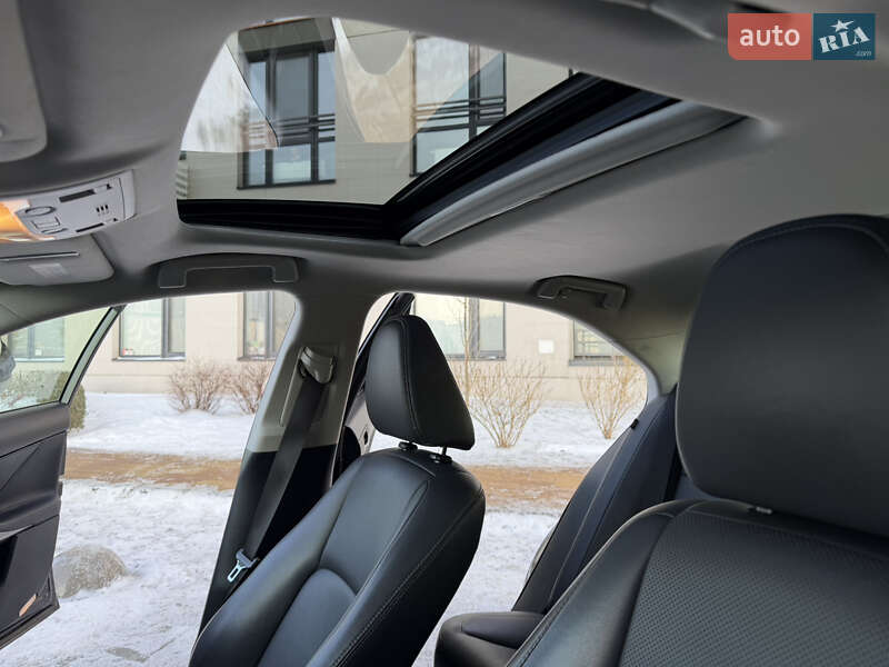 Седан Lexus IS 2015 в Киеве фото 16 Седан Lexus IS 2015 в Киеве