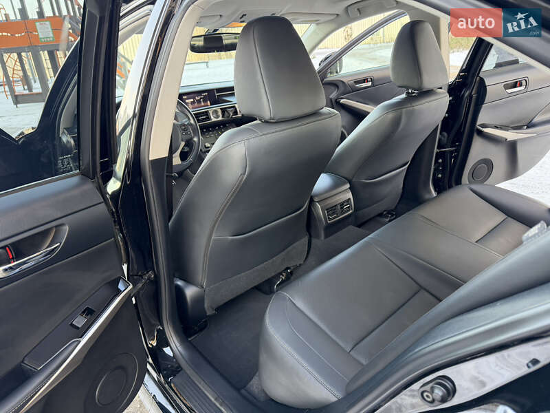 Седан Lexus IS 2015 в Киеве фото 19 Седан Lexus IS 2015 в Киеве
