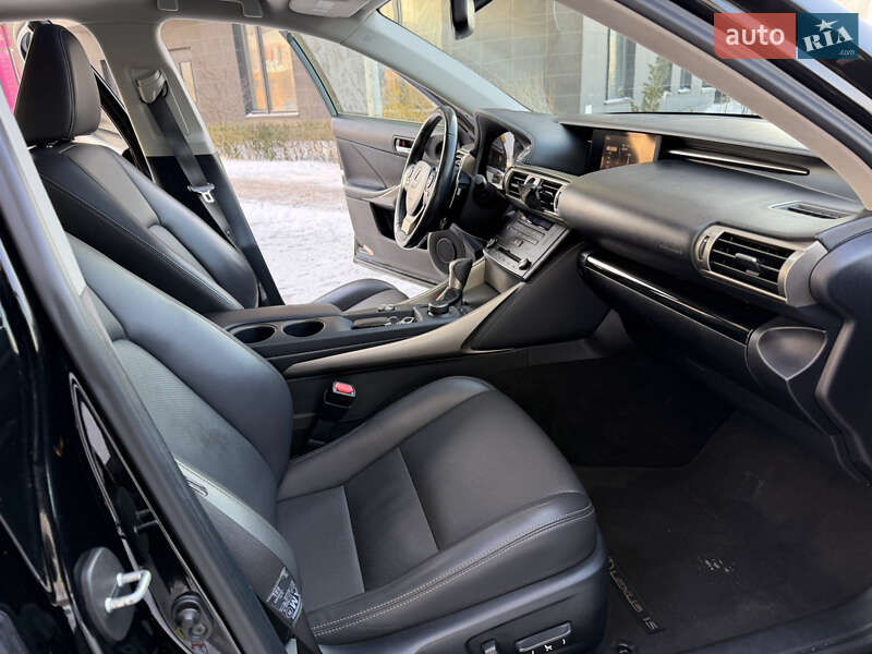 Седан Lexus IS 2015 в Киеве фото 24 Седан Lexus IS 2015 в Киеве