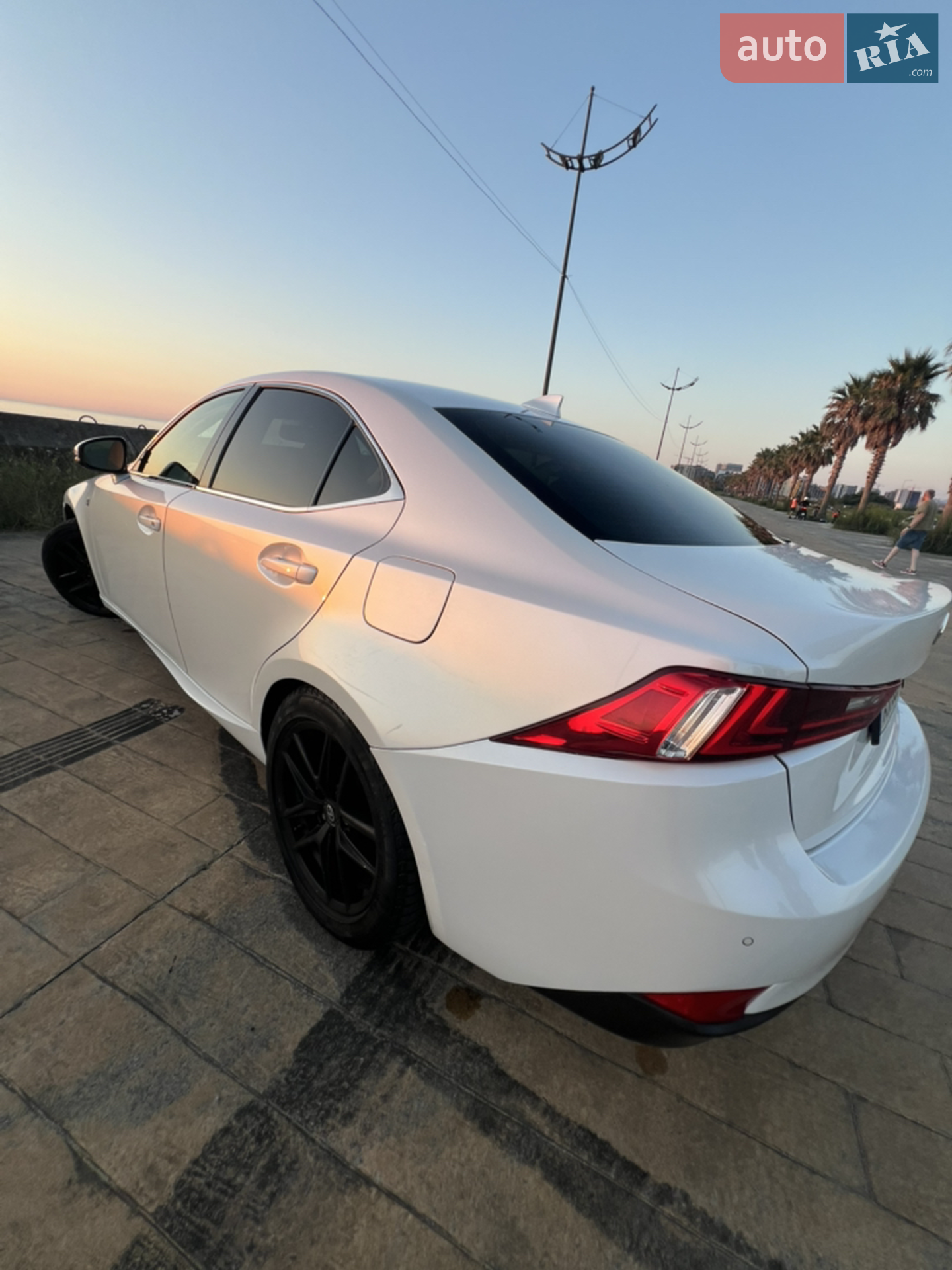 2016 Lexus IS - мініатюра 4