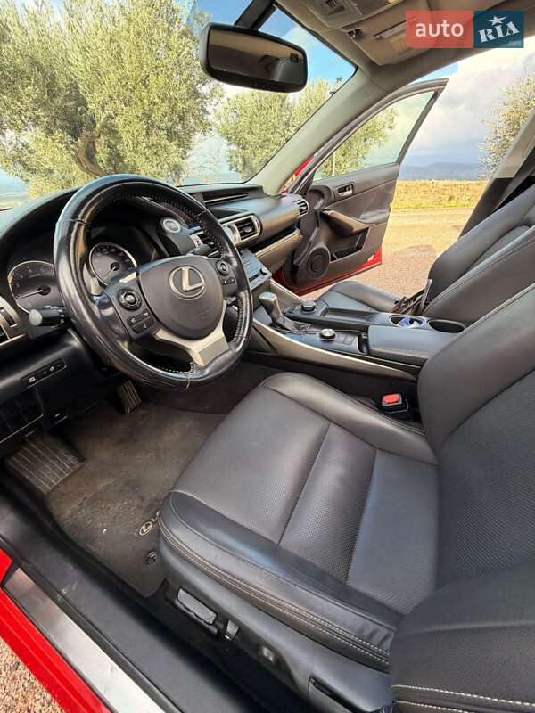 Седан Lexus IS 2015 в Киеве