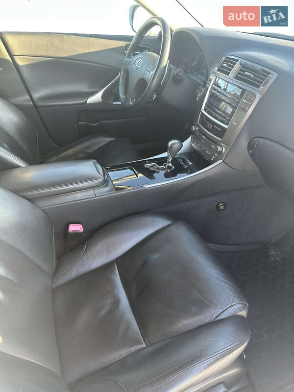 Седан Lexus IS 2008 в Киеве