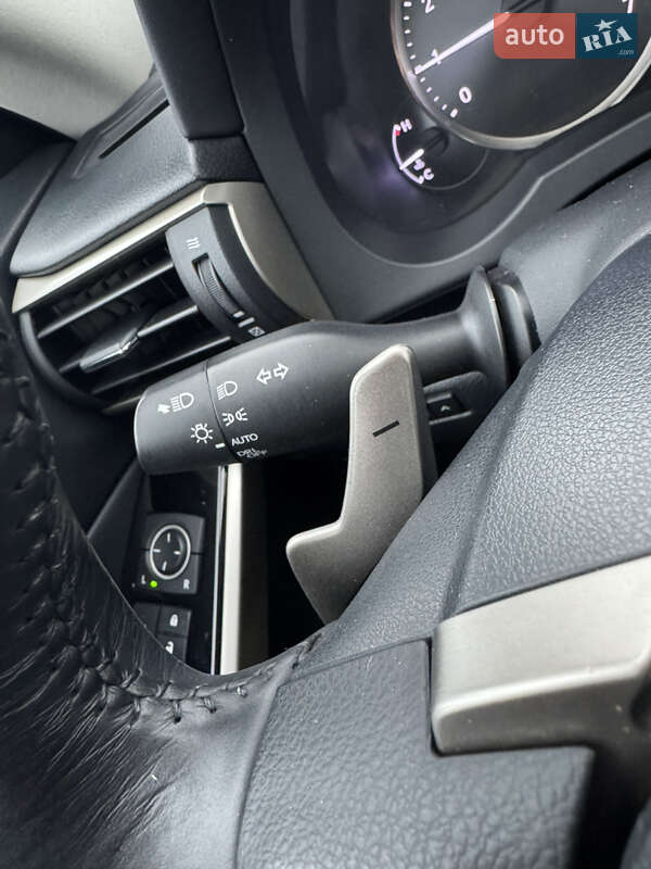 Седан Lexus IS 2016 в Києві фото 13 Седан Lexus IS 2016 в Києві