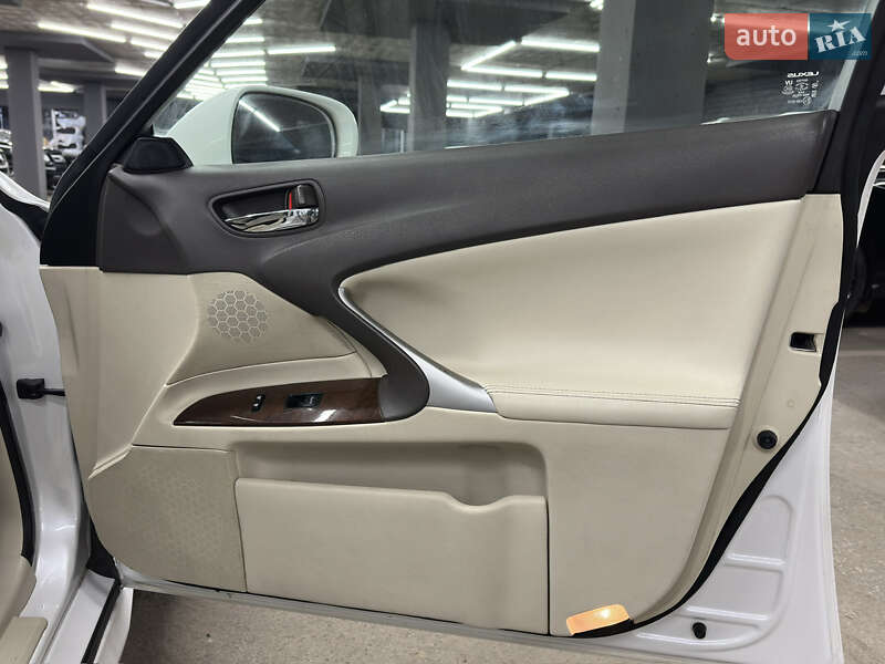 Седан Lexus IS 2010 в Харкові фото 26 Седан Lexus IS 2010 в Харкові