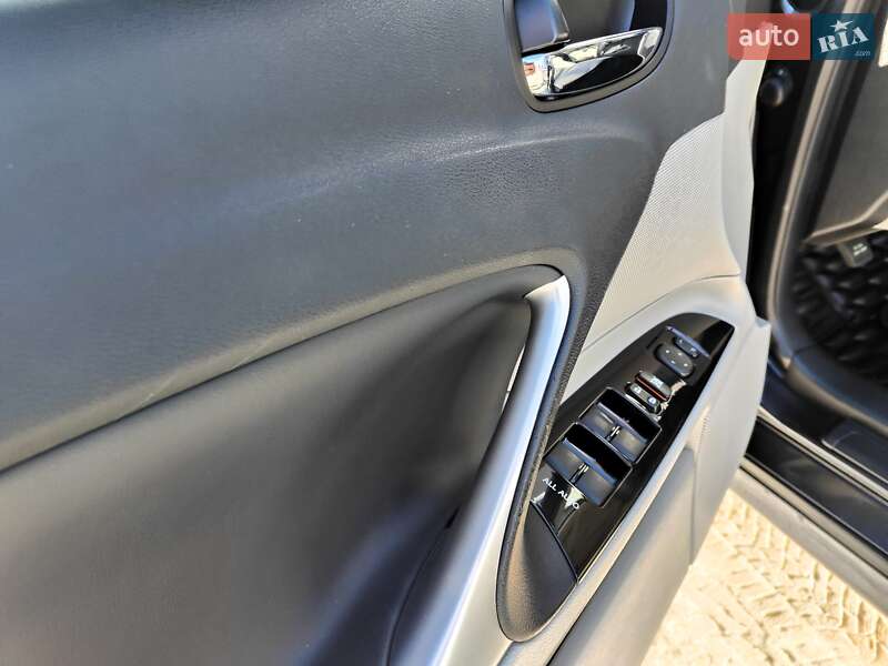 Седан Lexus IS 2011 в Києві фото 36 Седан Lexus IS 2011 в Києві