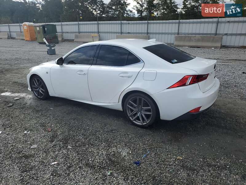 Седан Lexus IS 2014 в Львове