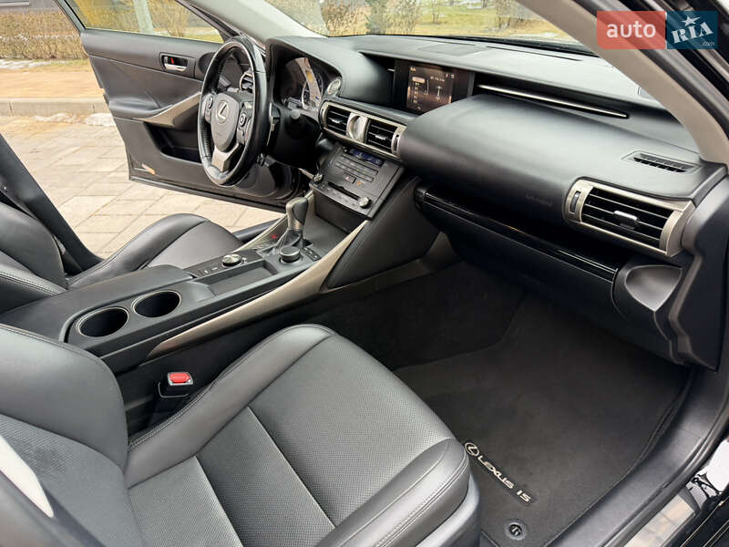 Седан Lexus IS 2015 в Киеве фото 24 Седан Lexus IS 2015 в Киеве