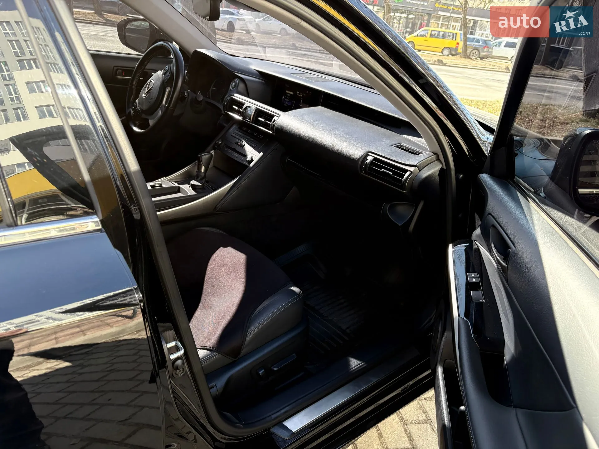 2020 Lexus IS - мініатюра 15