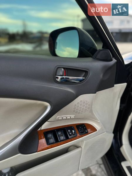 Седан Lexus IS 2009 в Шептицькому