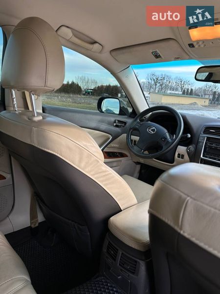 Седан Lexus IS 2009 в Шептицькому