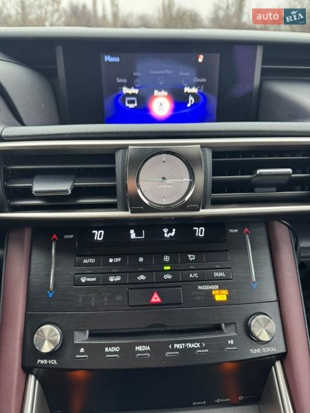 Седан Lexus IS 2016 в Києві