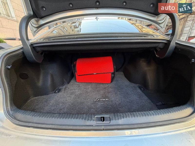 Седан Lexus IS 2015 в Одессе