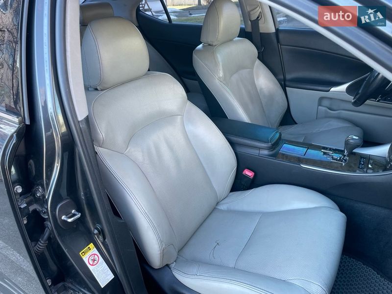 Седан Lexus IS 2010 в Киеве
