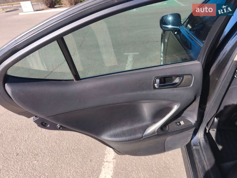 Седан Lexus IS 2008 в Полтаві