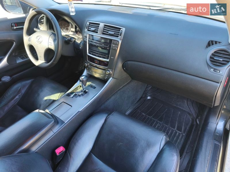 Седан Lexus IS 2008 в Полтаві