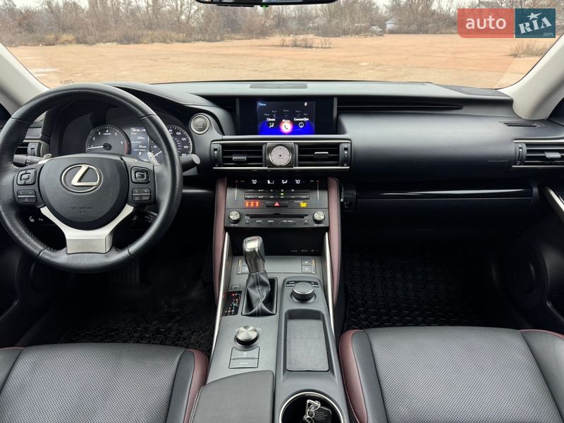 Седан Lexus IS 2016 в Киеве