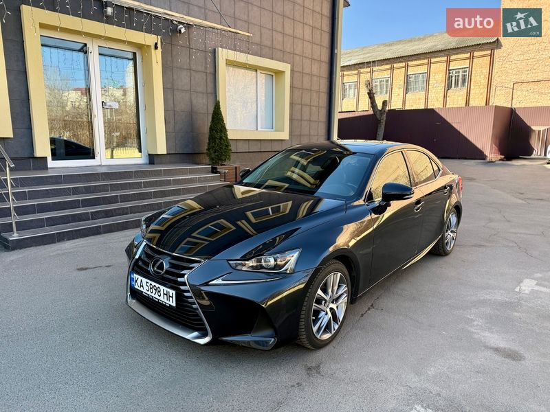 Седан Lexus IS 2018 в Киеве