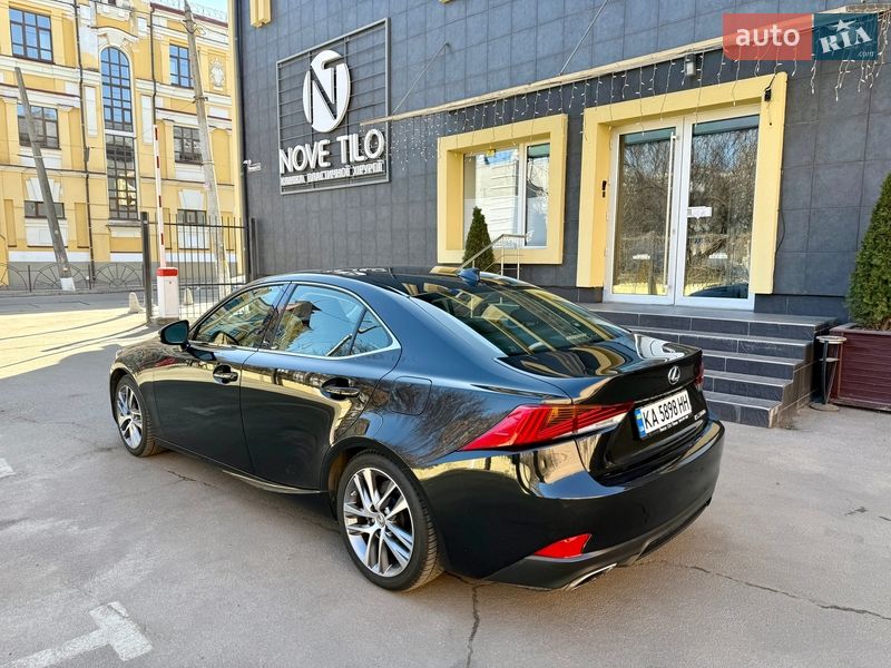 Седан Lexus IS 2018 в Киеве