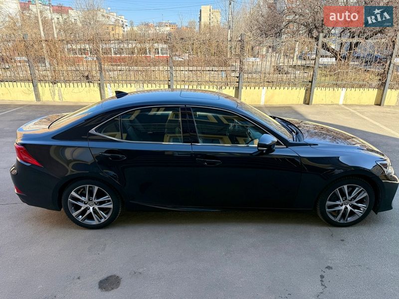 Седан Lexus IS 2018 в Киеве