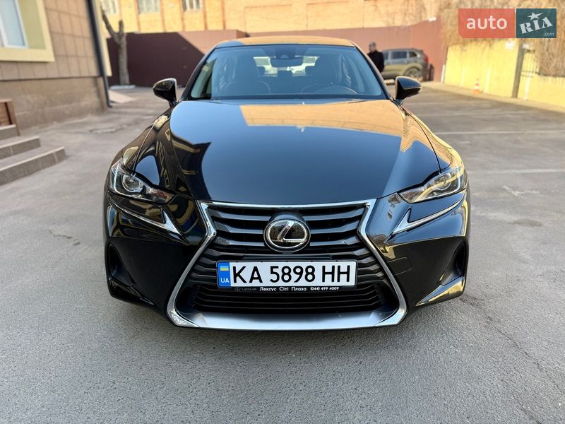 Седан Lexus IS 2018 в Киеве