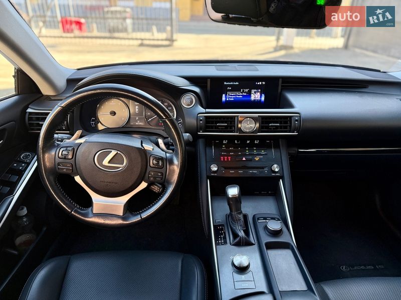 Седан Lexus IS 2018 в Киеве