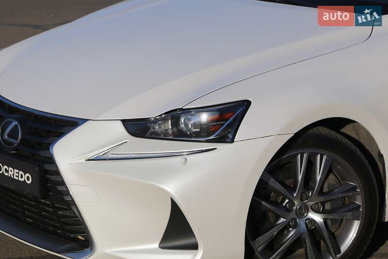 Седан Lexus IS 2017 в Киеве