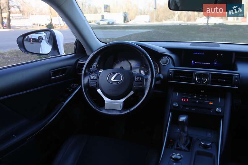 Седан Lexus IS 2017 в Киеве
