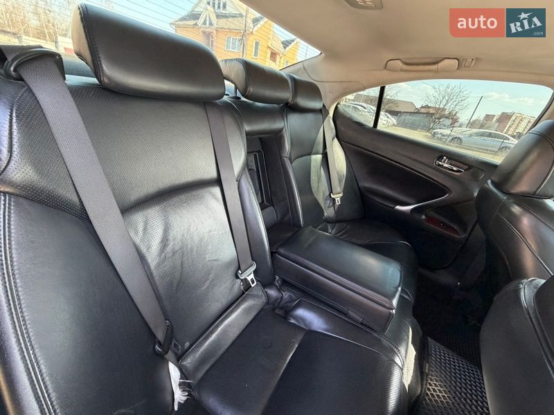 Седан Lexus IS 2008 в Солотвине