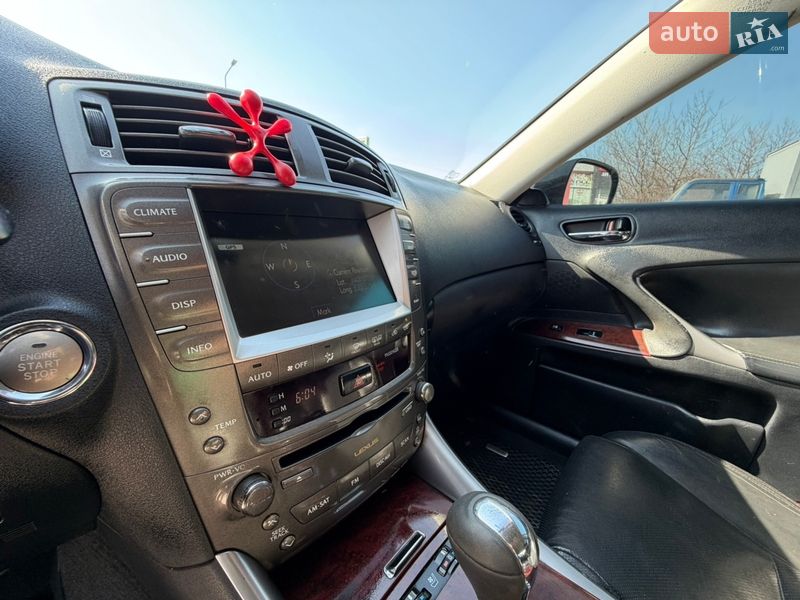Седан Lexus IS 2008 в Солотвине