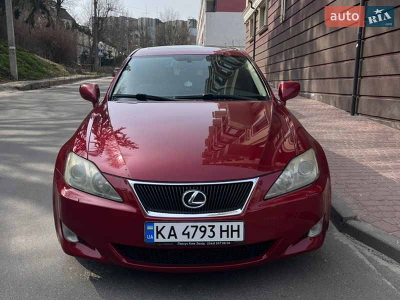 Седан Lexus IS 2007 в Львові