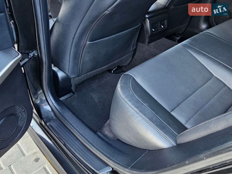Седан Lexus IS 2020 в Киеве фото 33 Седан Lexus IS 2020 в Киеве