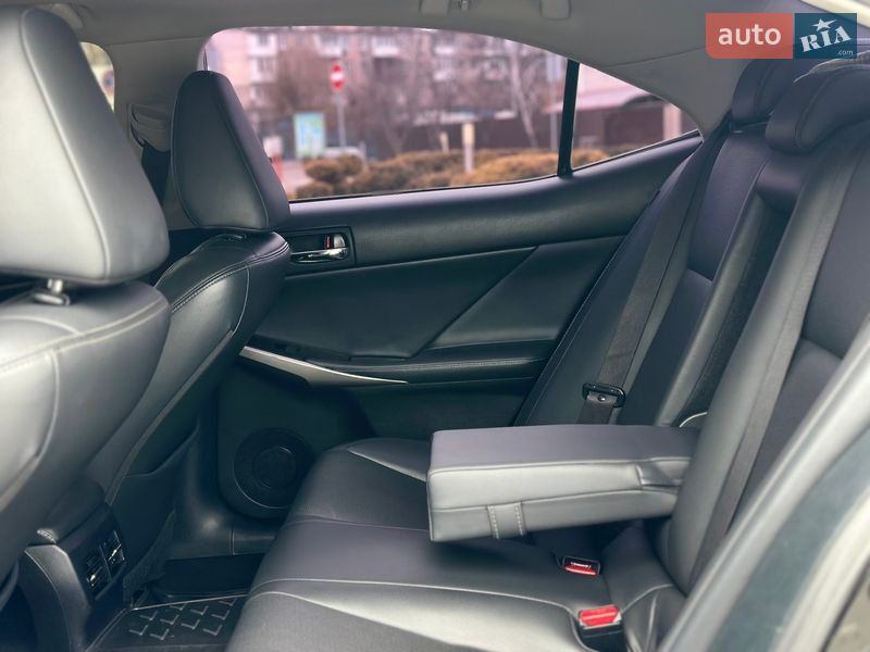 Седан Lexus IS 2015 в Одессе