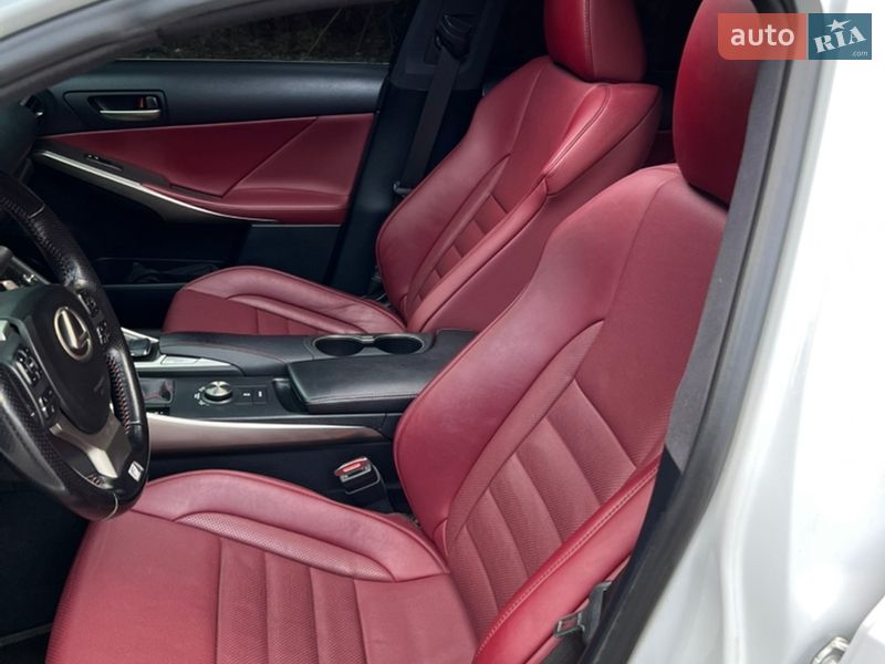 Седан Lexus IS 2017 в Чернігові фото 12 Седан Lexus IS 2017 в Чернігові