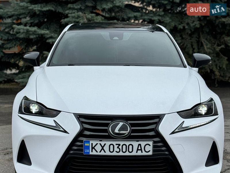 Lexus IS 2017