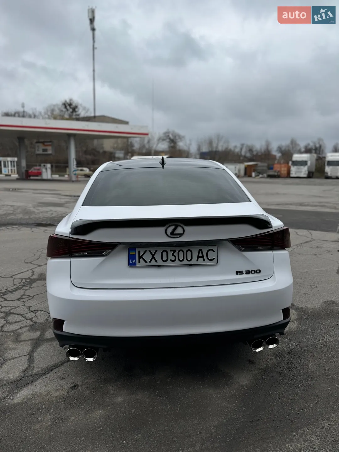 2017 Lexus IS - мініатюра 6