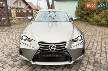 Седан Lexus IS 2017 в Калуше