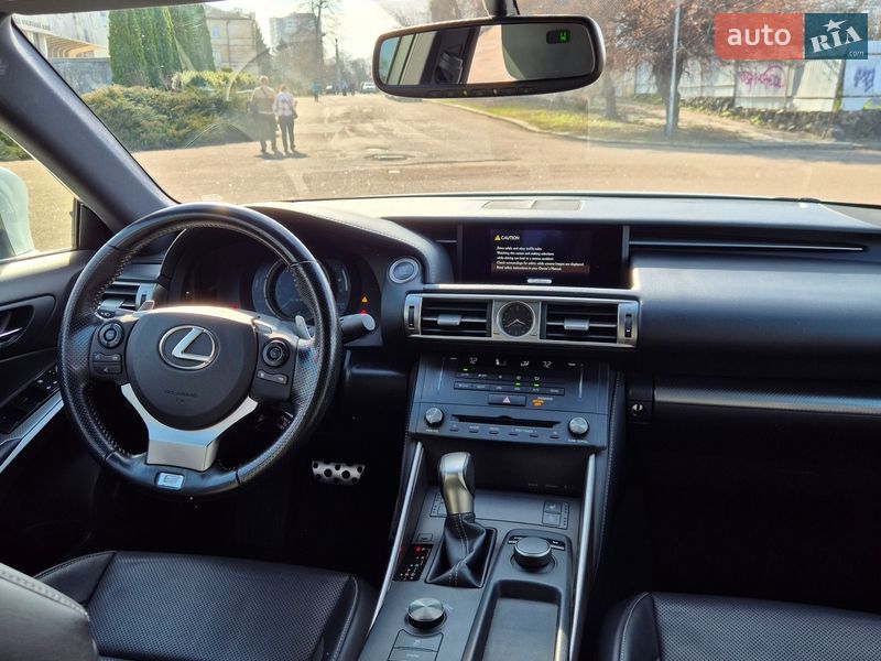 Седан Lexus IS 2016 в Черкасах