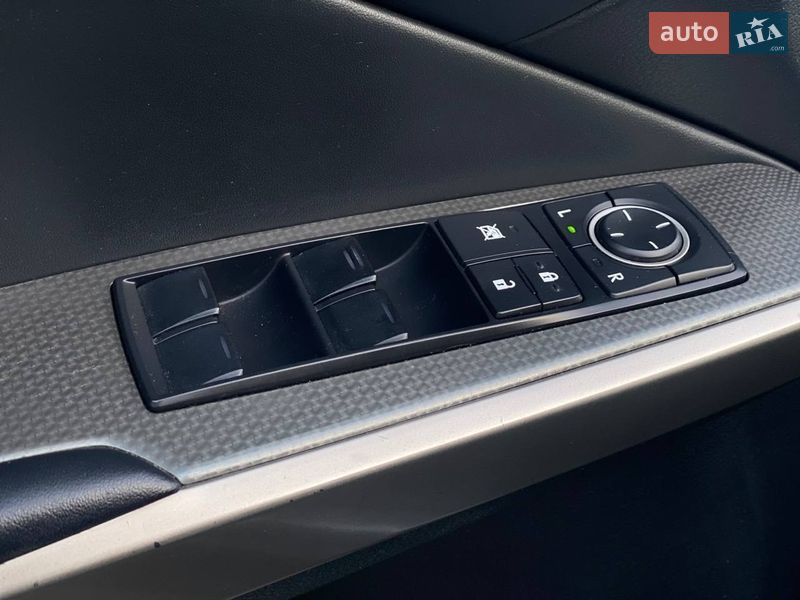 Седан Lexus IS 2013 в Киеве фото 25 Седан Lexus IS 2013 в Киеве