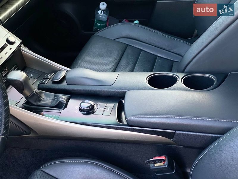 Седан Lexus IS 2013 в Киеве фото 42 Седан Lexus IS 2013 в Киеве
