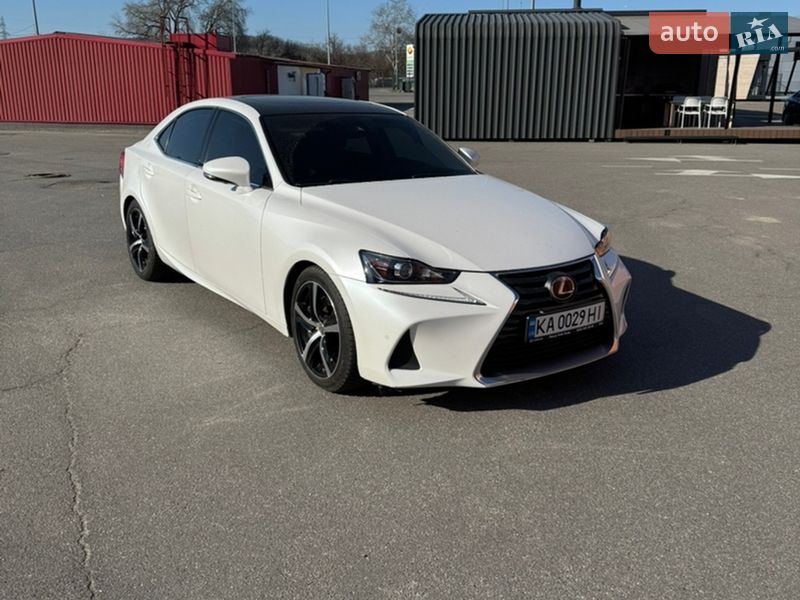 Седан Lexus IS 2016 в Киеве фото 2 Седан Lexus IS 2016 в Киеве