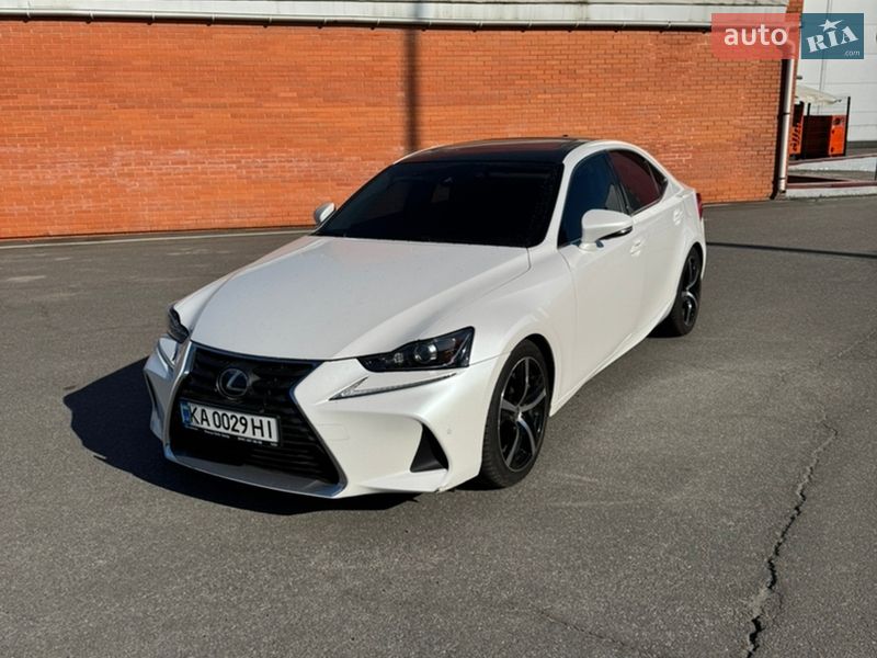 Седан Lexus IS 2016 в Киеве фото 9 Седан Lexus IS 2016 в Киеве