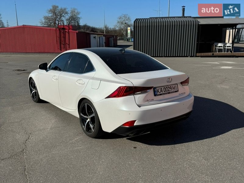 Седан Lexus IS 2016 в Киеве фото 6 Седан Lexus IS 2016 в Киеве