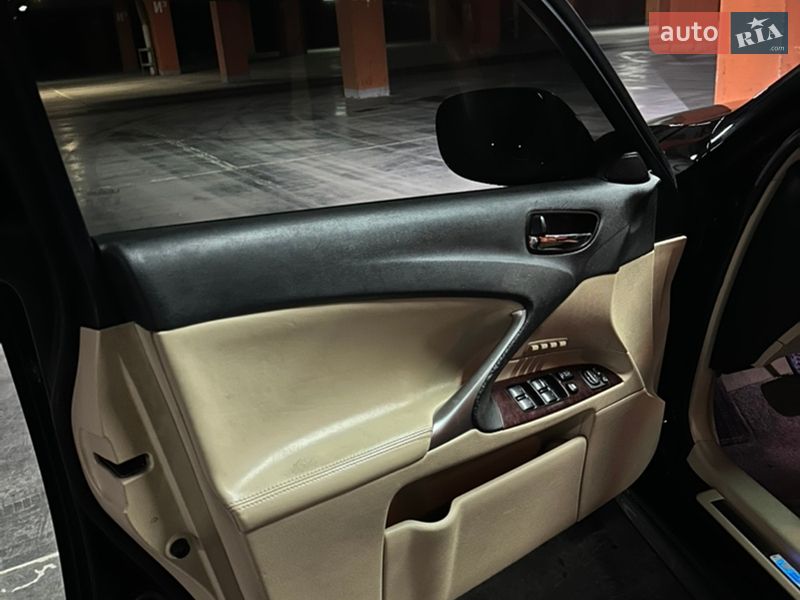 Седан Lexus IS 2007 в Львове