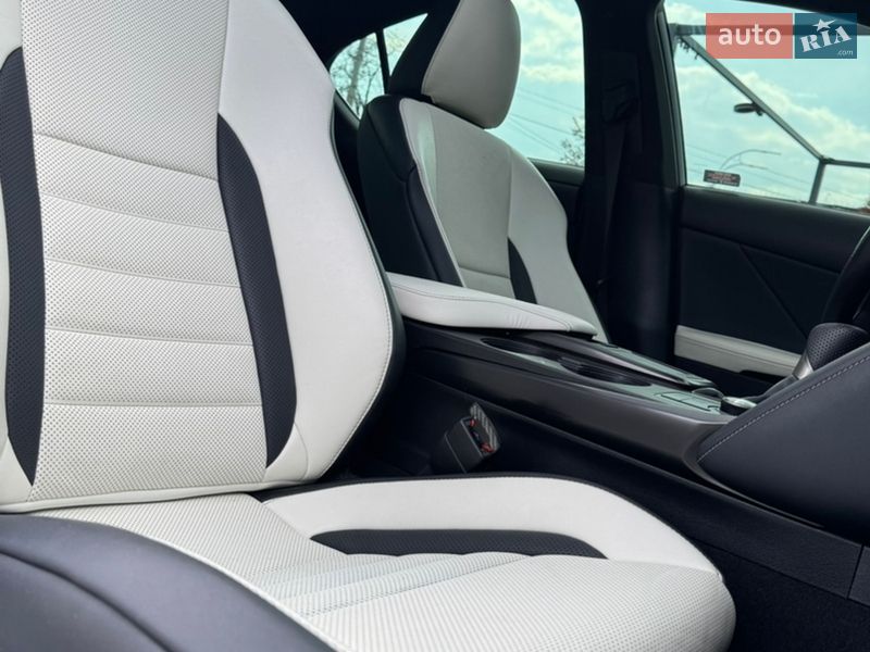 Седан Lexus IS 2021 в Киеве фото 37 Седан Lexus IS 2021 в Киеве