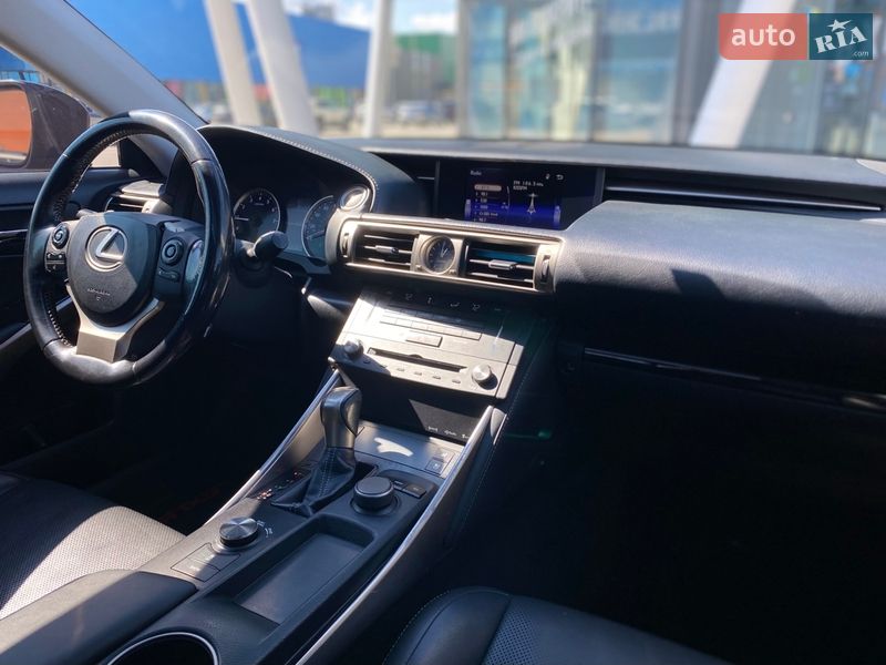 Седан Lexus IS 2016 в Києві
