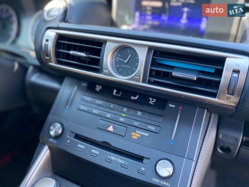 Седан Lexus IS 2016 в Києві