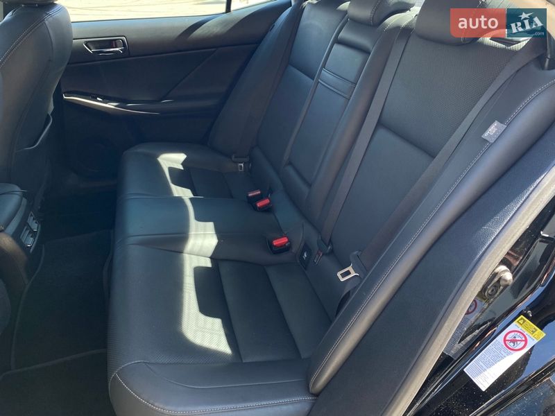 Седан Lexus IS 2016 в Києві