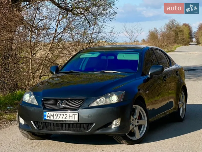 Lexus IS 2005