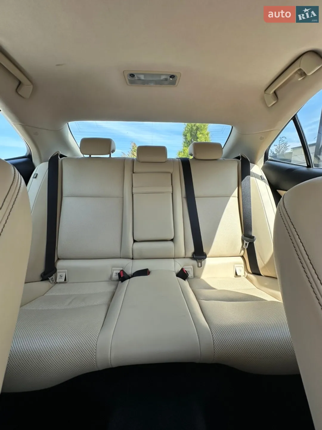 2013 Lexus IS - мініатюра 18
